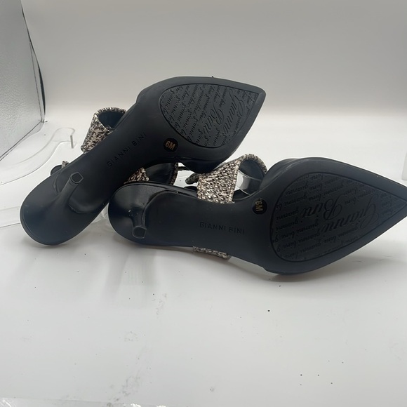 Gianni Bini Heels, black with snake print, size 6 - Picture 7 of 7